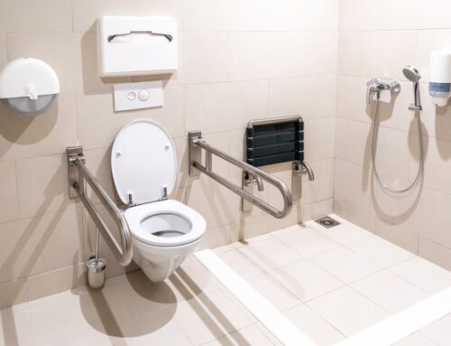 Prysznic dla osoby niepełnosprawnej — jak zaplanować remont?